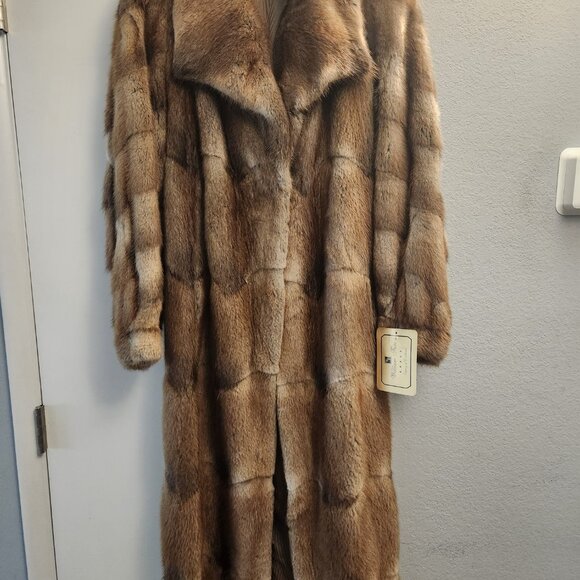 Blonde Muskrat Full Length Coat - Picture 2 of 5